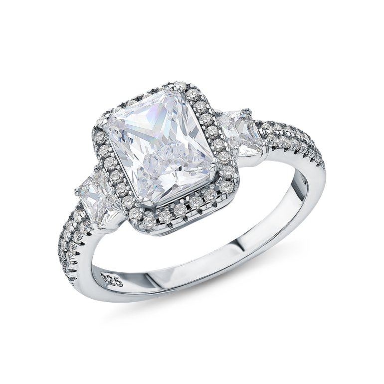 Серебряное кольцо с фианитами