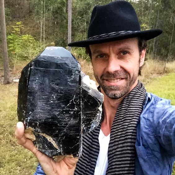 огромный морион найденный в Ewingar NSW Australia