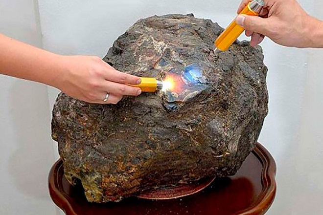 Янтарь из Суматры Янтарь из Суматры
