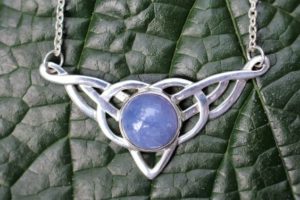 кельтское колье с голубым халцедоном, 70 USD